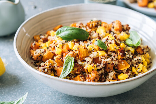 Quinoa with sweet potatoes, corn and tempeh