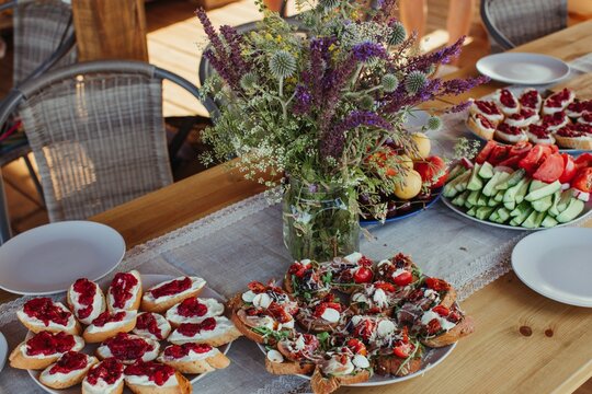 food and flowers 
