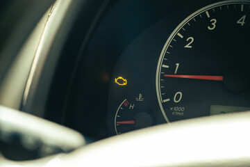 car dashboard icon that tell the symptoms of car damage