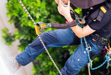 Equipment that should be carried on high climbs