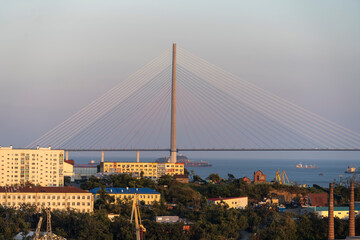 Obraz premium City landscape with a view of the Russian Bridge. Vladivostok