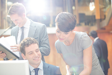 Obraz premium Business people working at computer