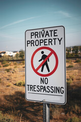 private property no trespassing sign - obrazy, fototapety, plakaty