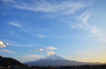 Obraz premium Lake Kawaguchiko is one of the best places in Japan to enjoy scenery of Mount Fuji .