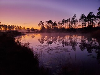 Obraz premium sunrise over lake