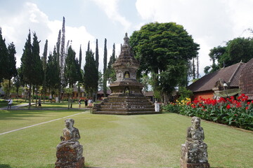 インドネシア　バリ島のウルン・ダヌ・ブラタン寺院