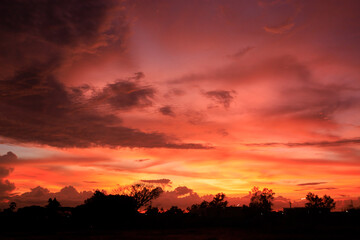 The colorful sky is beautiful in the evening.