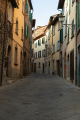Fototapeta na wymiar Street in Lucignano, Tuscany 