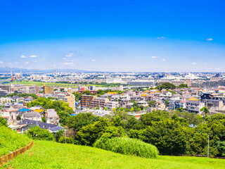 青空が広がる郊外の住宅地　東京