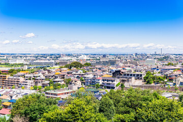 Fototapeta na wymiar 青空が広がる郊外の住宅地　東京