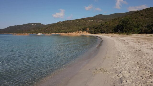 plage paradisiaque en Corse