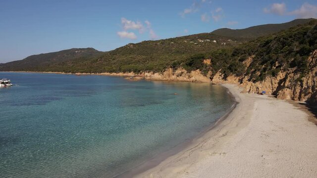 plage paradisiaque de Corse