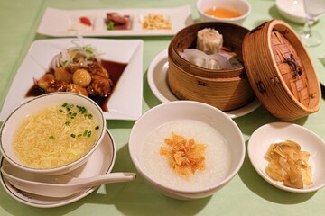 ワクチンパスポート提示し中華料理を楽しむ