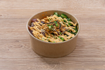 Poke con diferentes ingredientes