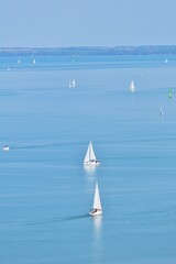 Seilboote am Plattensee, Nähe Tihany, Ungarn