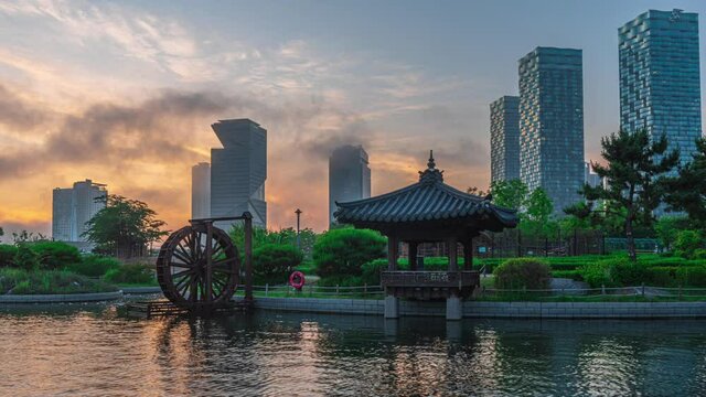 TimeLepse Incheon,Central Park in Songdo International Business District , South Korea
