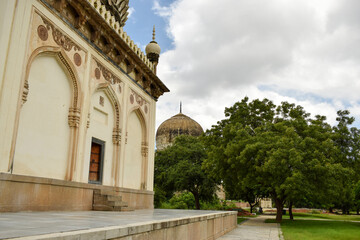 Fototapeta na wymiar Sultan Quli Qutb Mulk's tomb was built in 1543. Seven Tombs