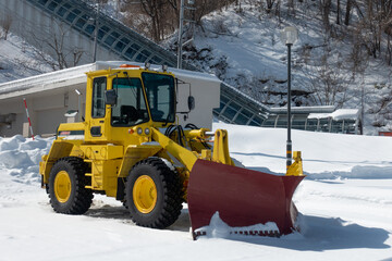 除雪作業で活躍するホイールローダー  北海道札幌市