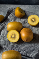 Raw Yellow Organic Golden Kiwis