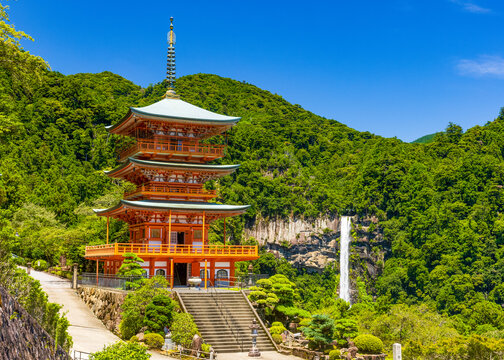 那智の滝と青岸渡寺