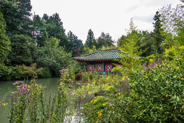Obraz premium Gebäude im chinesischen Garten