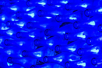 Kuppeldach aus blauen Glasflaschen