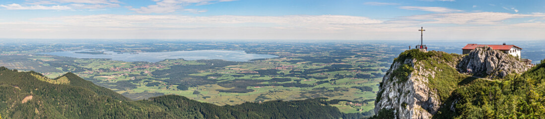 Blick vom Hochfelln zum Chiemsee
