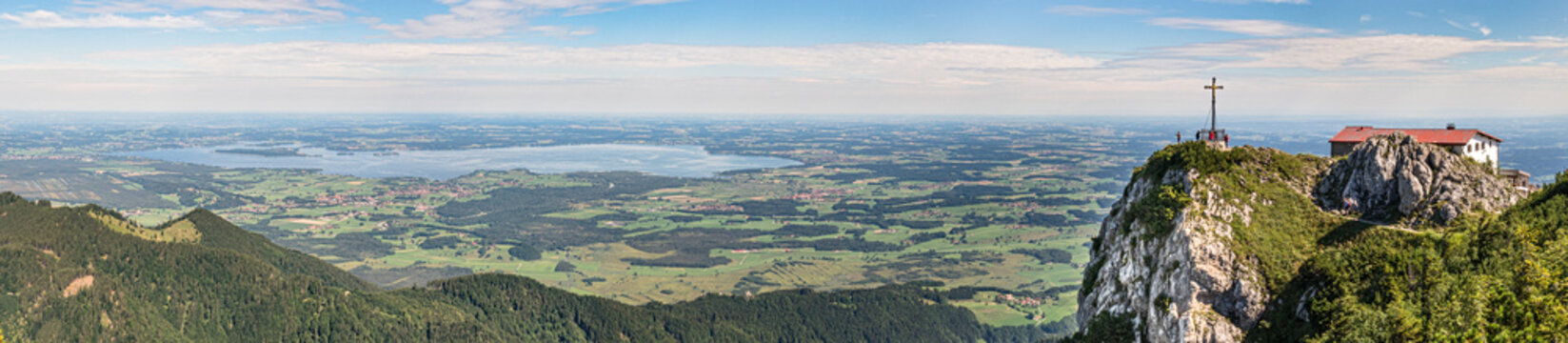 Blick vom Hochfelln zum Chiemsee