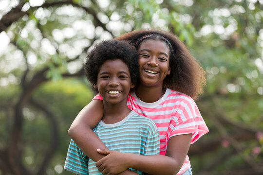 Afro Family Hug Images – Browse 9,781 Stock Photos, Vectors, And Video 