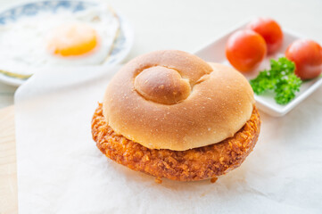 グラタンコロッケパン