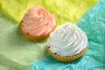 cake basket with protein cream, cupcakes.