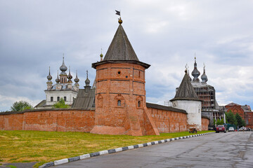 Fototapeta na wymiar The Mikhailo-Arkhangelsk Monastery in Yuriev-Polsky was founded at the beginning of the XIII century by Prince Svyatoslav. The existing temples belong to the XVII century. Russia, Yuryev, August, 2021