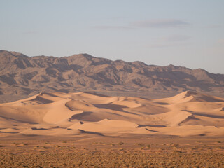 Fototapeta na wymiar Khongoryn Els sand dunes