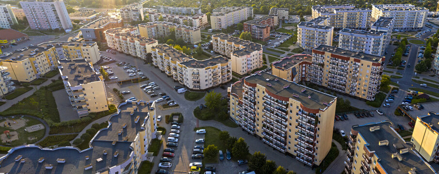 Letnia panorama osiedla Manhattan, miasto Gorz&oacute;w Wielkopolski z lotu ptaka