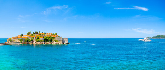 Beautiful panoramic landscape of the Budva riviera on the coast of Adriatic Sea with view to Sveti...