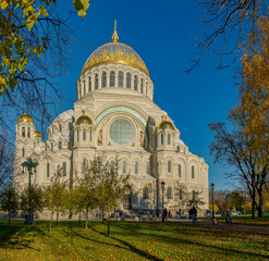 Fototapeta na wymiar Naval Nikolsky Cathedral (Kronstadt); the main temple of the Russian Navy.