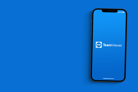 Team Viewer app on smartphone screen on blue background. Rio de Janeiro, RJ, Brazil. September 2021.
