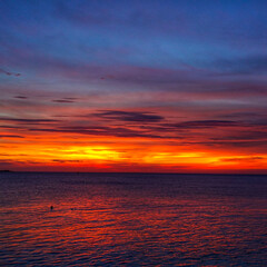 Fototapeta premium Beautiful sunset over the water on the Caribbean island of Bonaire