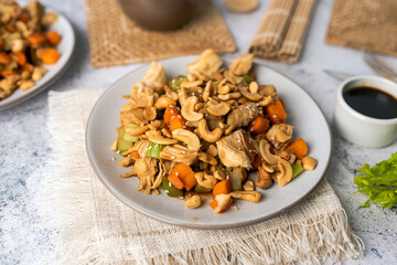 Cashew chicken, home made Chinese food with limited ingredients, healthy alternative to take out. 
