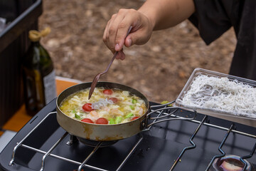 アヒージョ　キャンプ飯　外で過ごす休日　おうちじかん　にんにく料理　おそとごはん