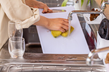 後片付け　主婦の日課　毎日のルーティーン　皿洗い　水仕事