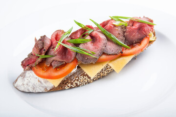bruschetta with roast beef tomato cheese
