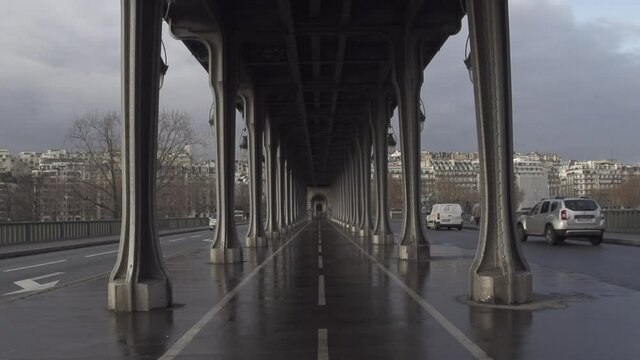 フランス パリ1（ ビル・アケム橋 街中）