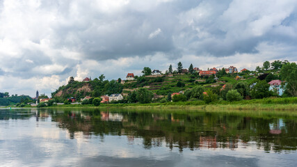 Fototapeta na wymiar View from the Elbe river at Meissen and the Albrechtsburg