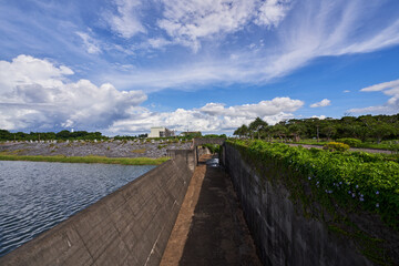 Fototapeta na wymiar 沖縄県うるま市の倉敷ダム 排水路