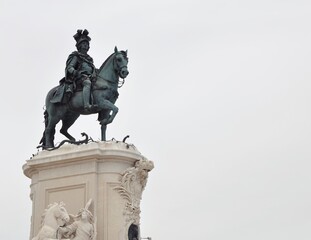 Fototapeta na wymiar Sky and statue in Lisbon, Portugal.