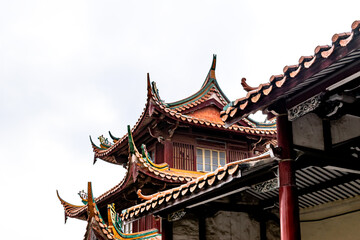 Naklejka premium Details, doors and windows, eaves and corners in traditional Chinese Buddhist Architecture
