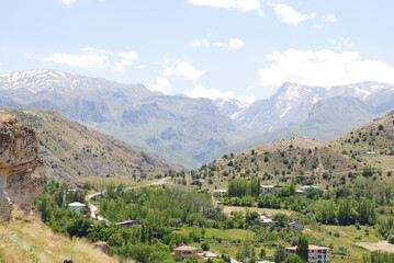 Fototapeta na wymiar village in the mountains