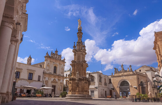 View of the historic centre of Nard&ograve; in Apulia, Italy: Salandra Square. In the middle of the square stands the Guglia dell&rsquo;Immacolata (Immaculate Steeple).