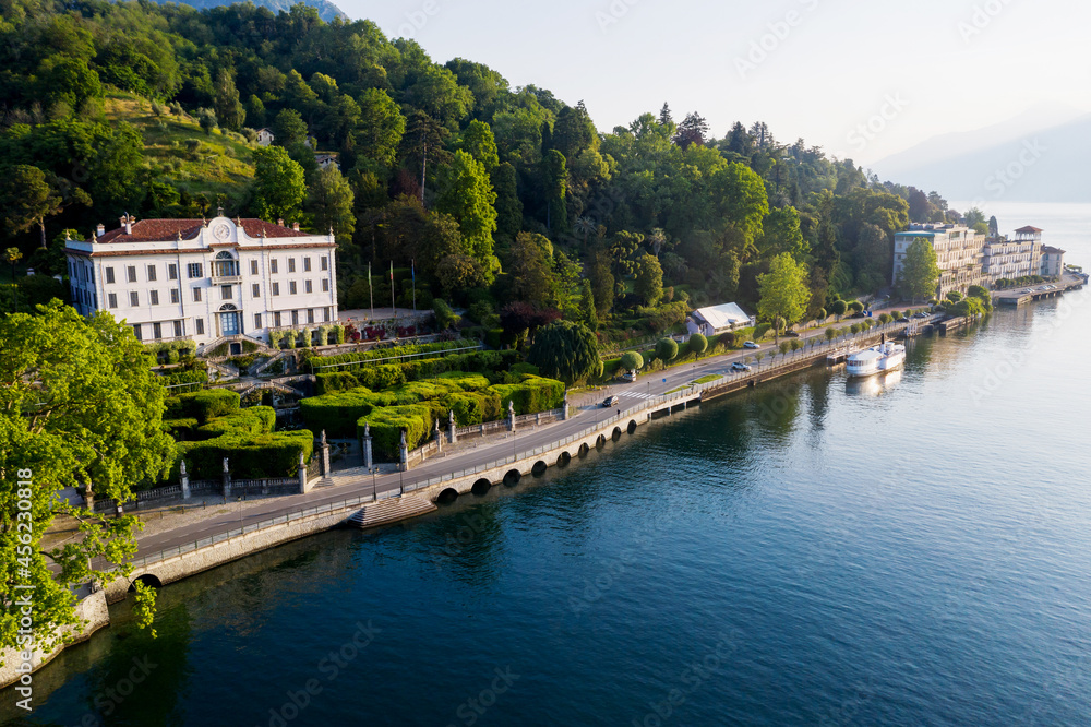 Wall mural aerial view of villa carlotta in tremezzo on lake como